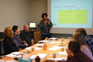 Chiku Ali underviser ICDP-rettleiarar